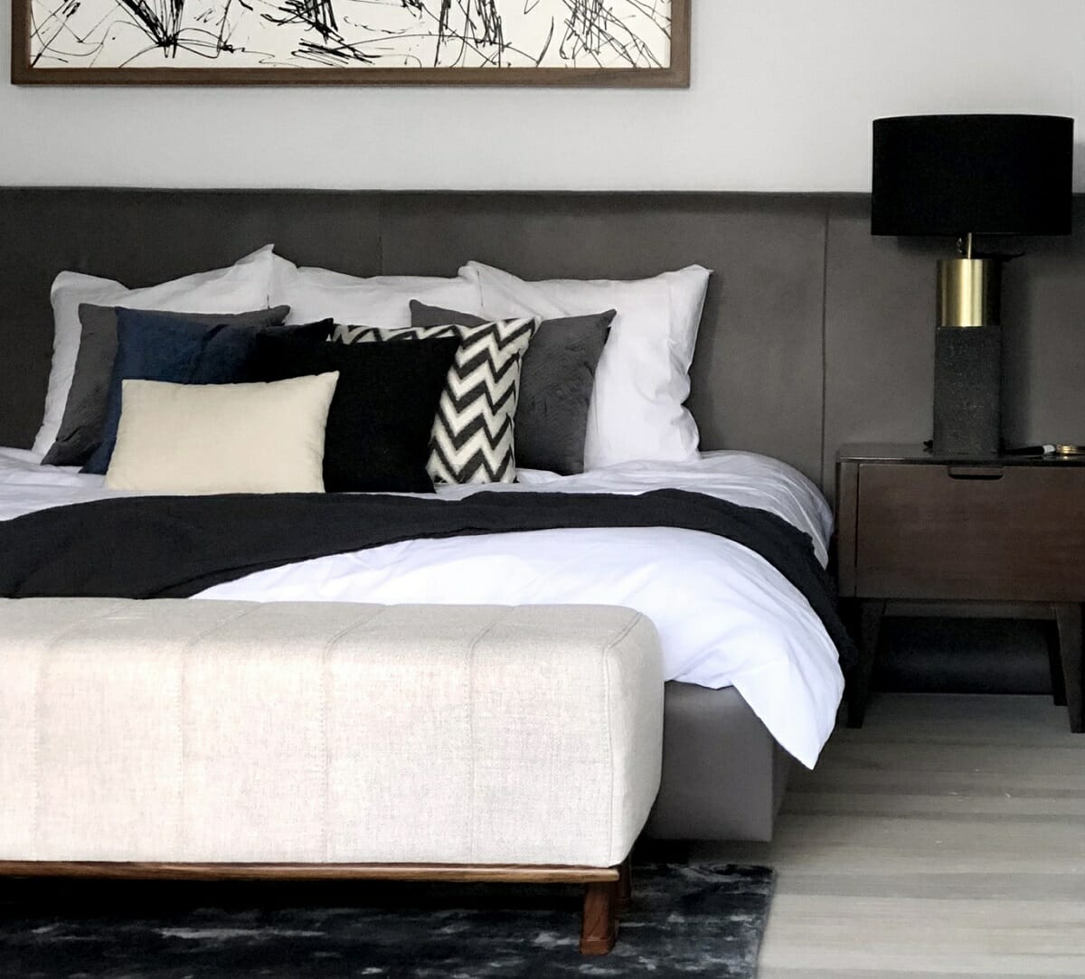 4 Simple king bed pillow arrangement ideas