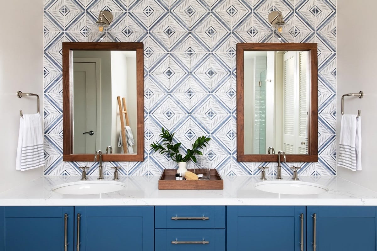 Best retro bathroom mirror lighting ideas