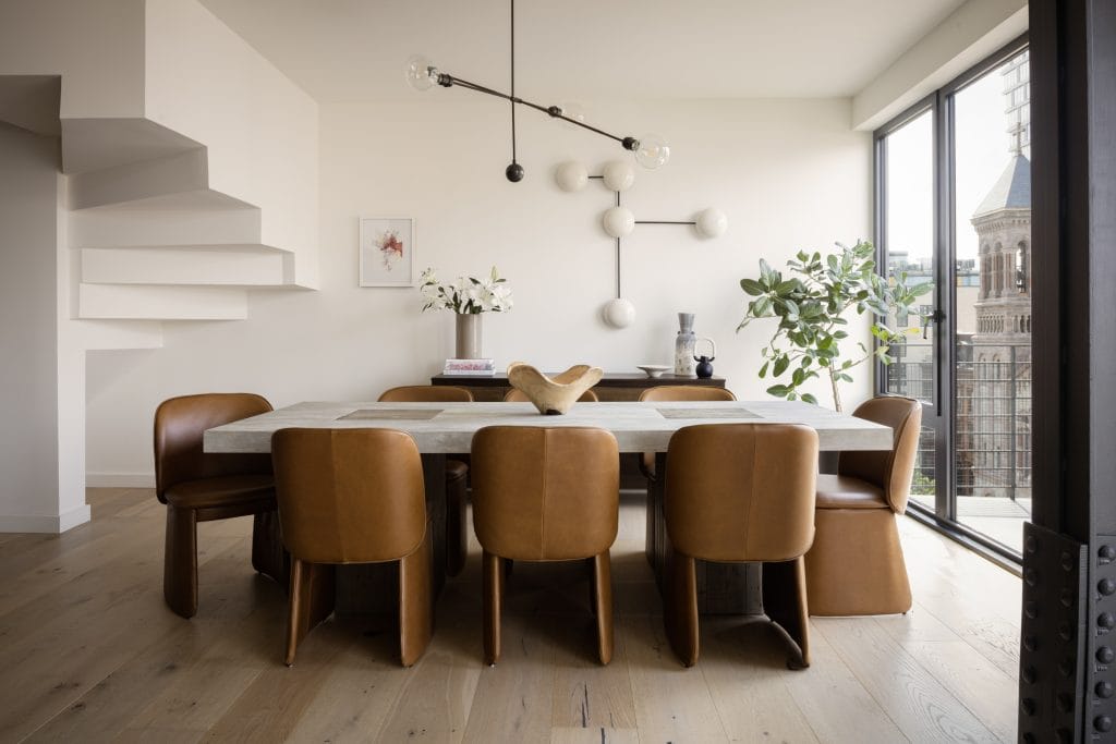 Dining room interior and table decor by Decorilla designer, Jonathan K.