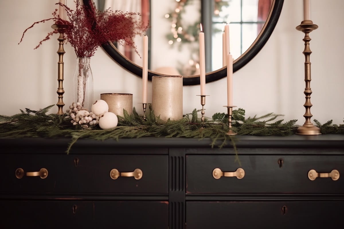 Holiday decorating ideas - Christmas entryway decor