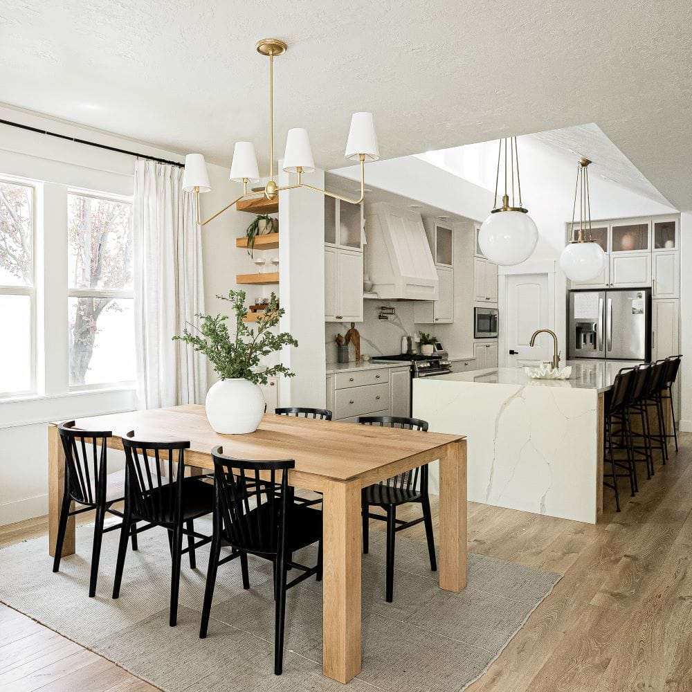 Subtle kitchen counter design by Decorilla