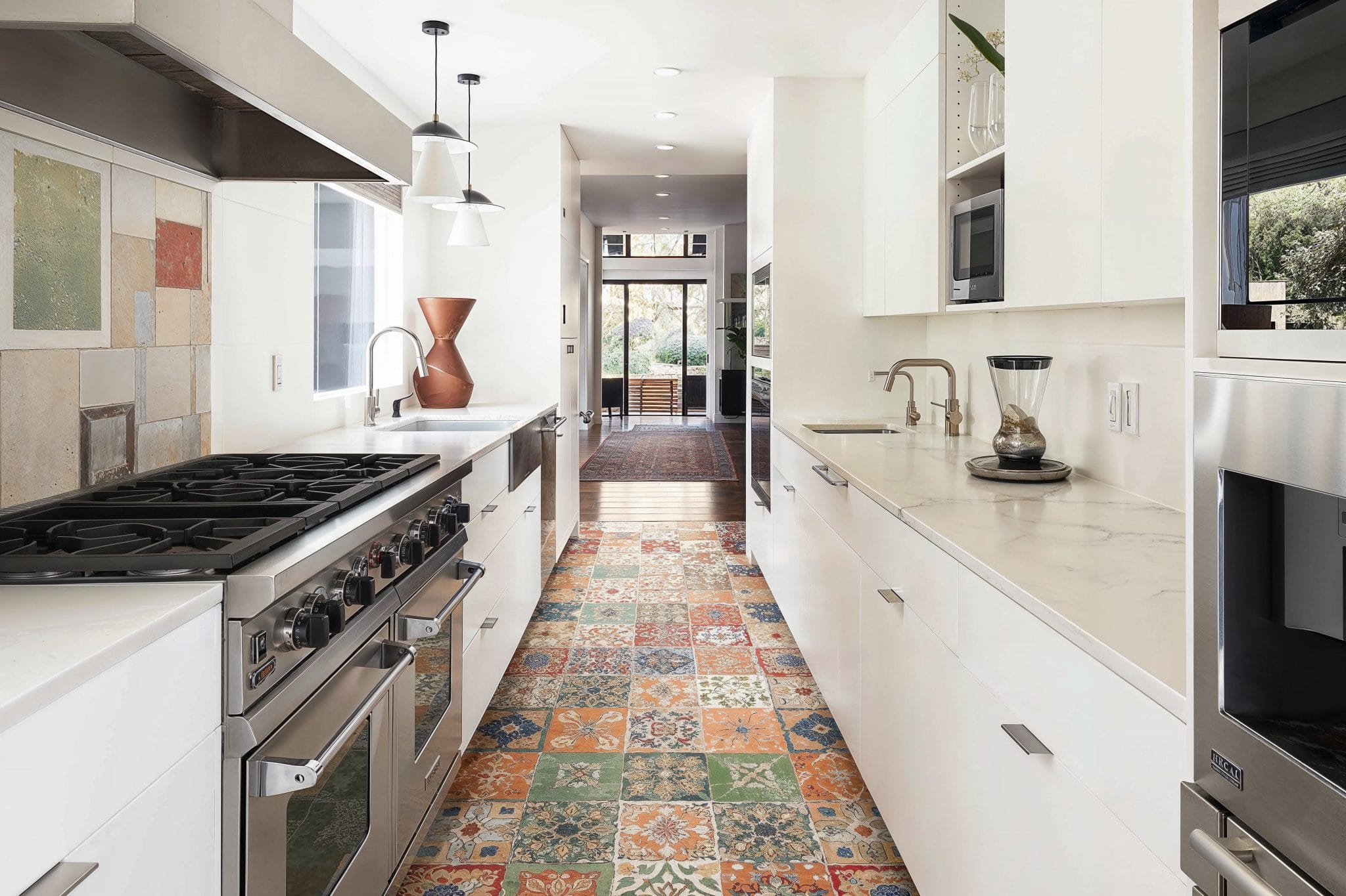 Galley Kitchen Ideas and Design: Navigating Narrow Spaces with Style ...