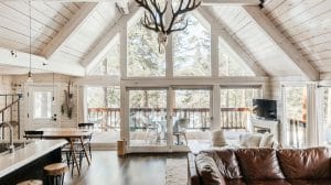 Cozy-cabin-interior-design-for-a-combined-living-and-dining-room