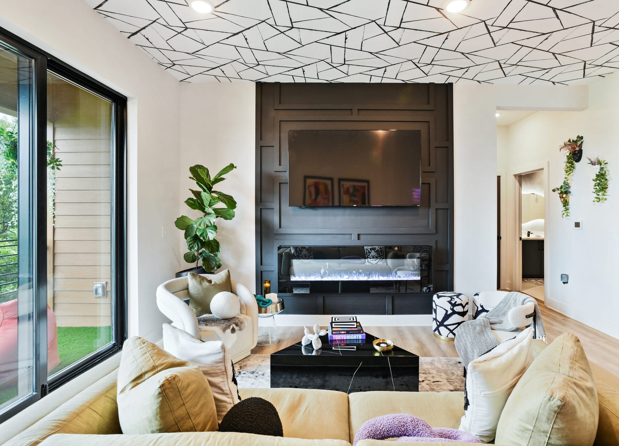 Living Room Designs for Small Spaces: Maximizing Square-Footage in Style
