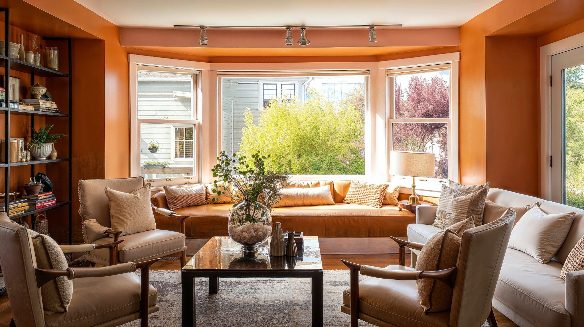 Living Room Designs for Small Spaces: Maximizing Square-Footage in ...