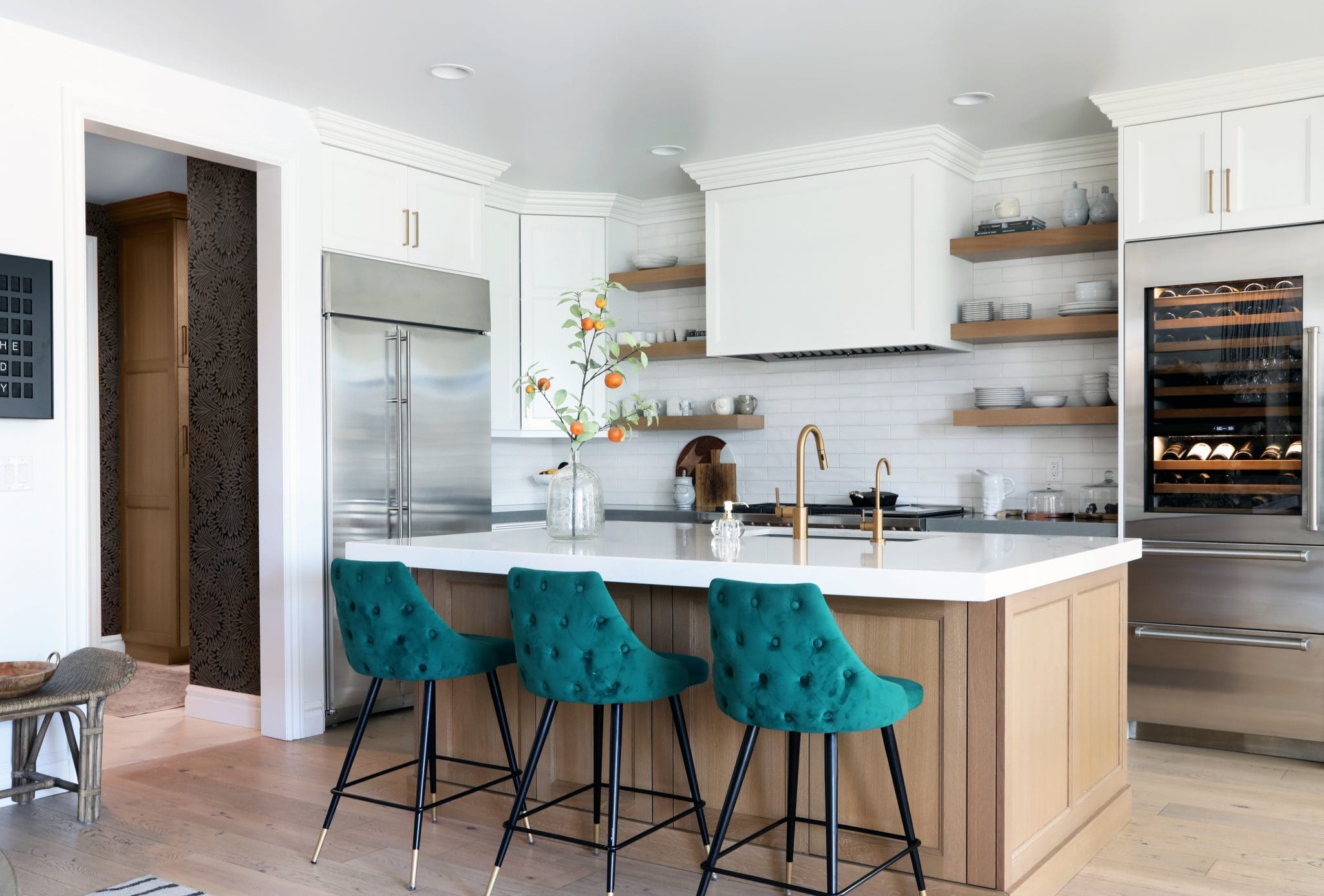 12 Most Stylish Range Hood Ideas for Your Dream Kitchen - Decorilla ...