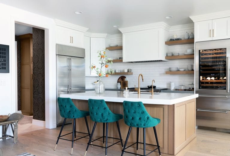 12 Most Stylish Range Hood Ideas for Your Dream Kitchen - Decorilla Online Interior Design