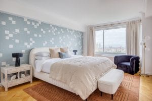 Large Bedroom Design: 10 Smart Solutions for Spacious Rooms