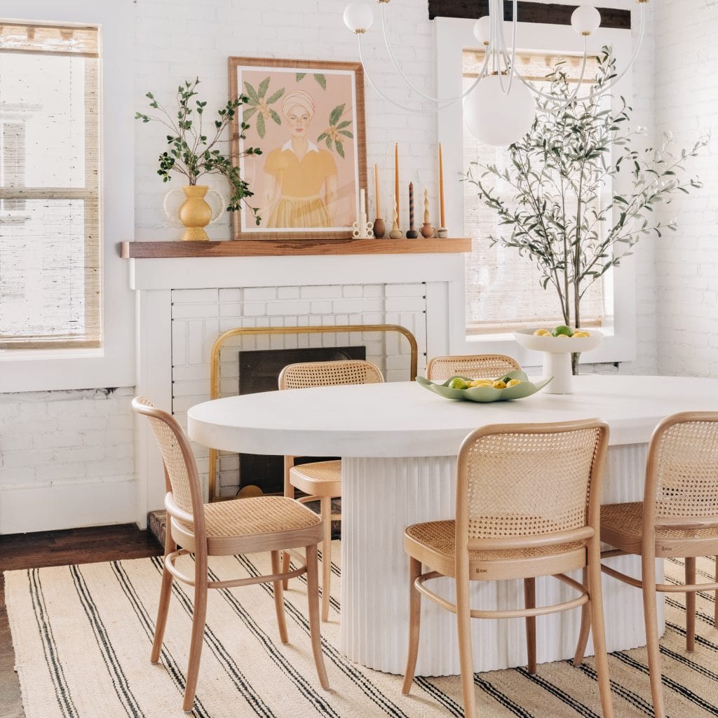 Romantic dining room decor ideas by Decorilla designer, Maja E.