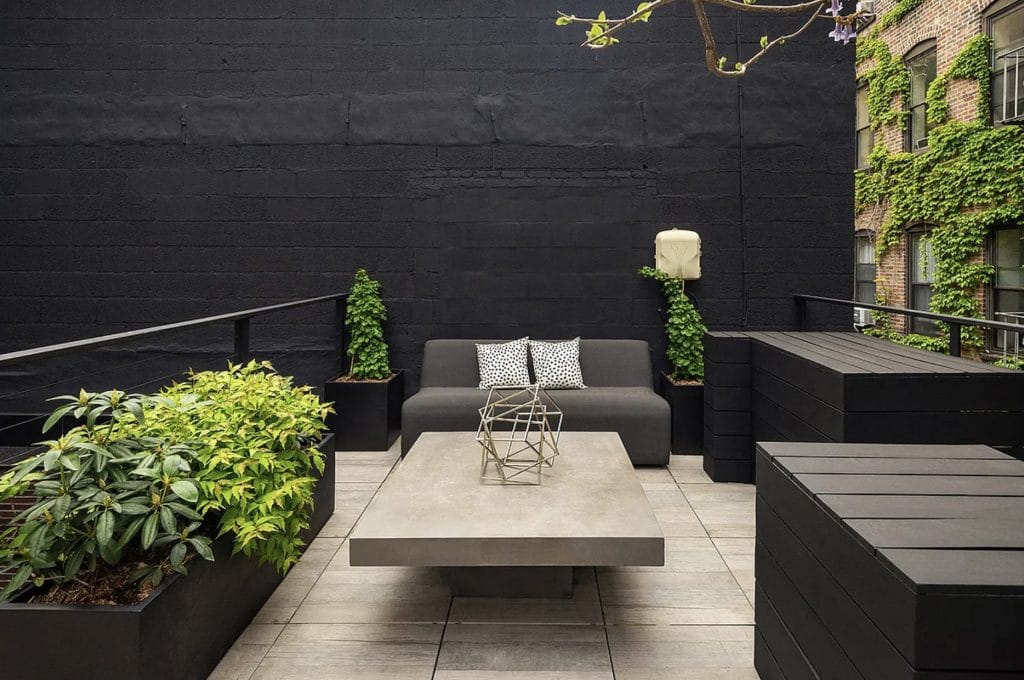 Modern minimal city garden design by Decorilla designer, Leanna S. 