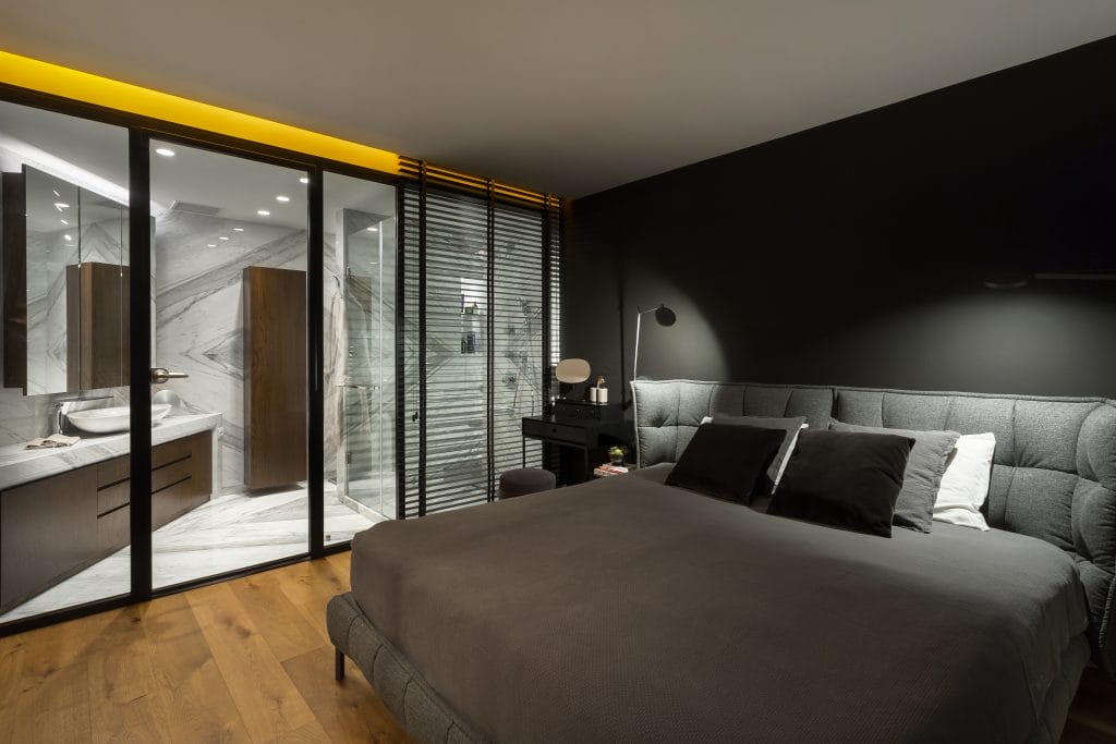 Modern bedroom LED lights by DECORILLA designer Meric S. 