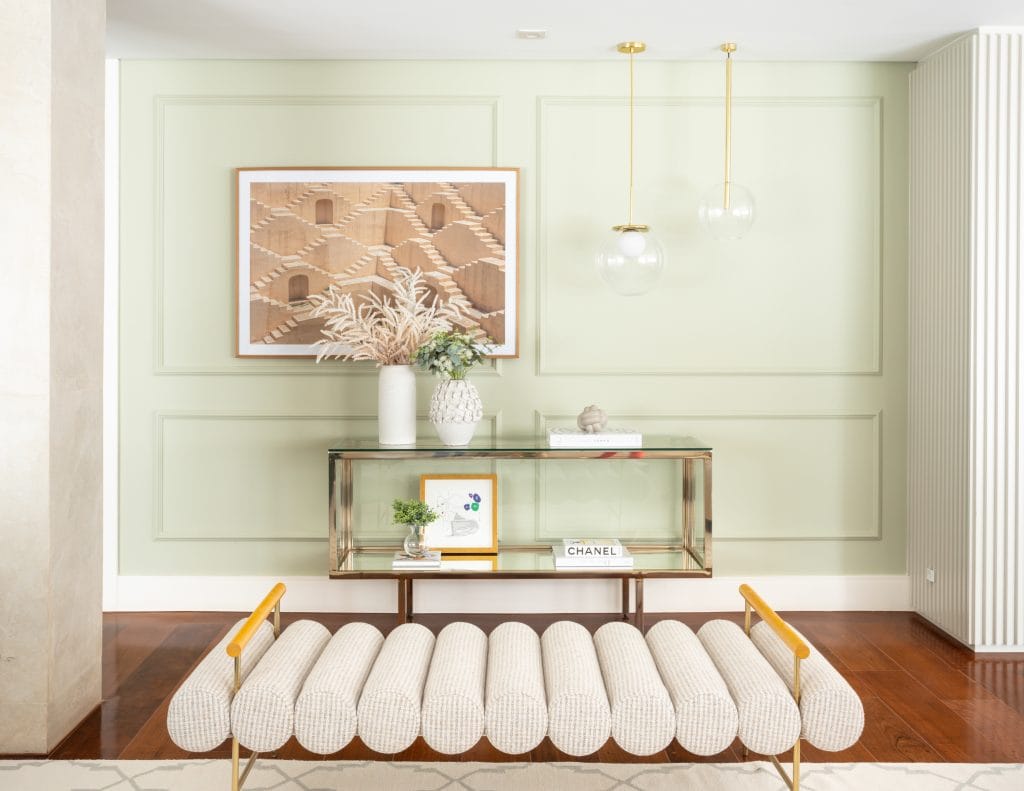 Entryway with modern classic decor by DECORILLA designer, Barbara C. 
