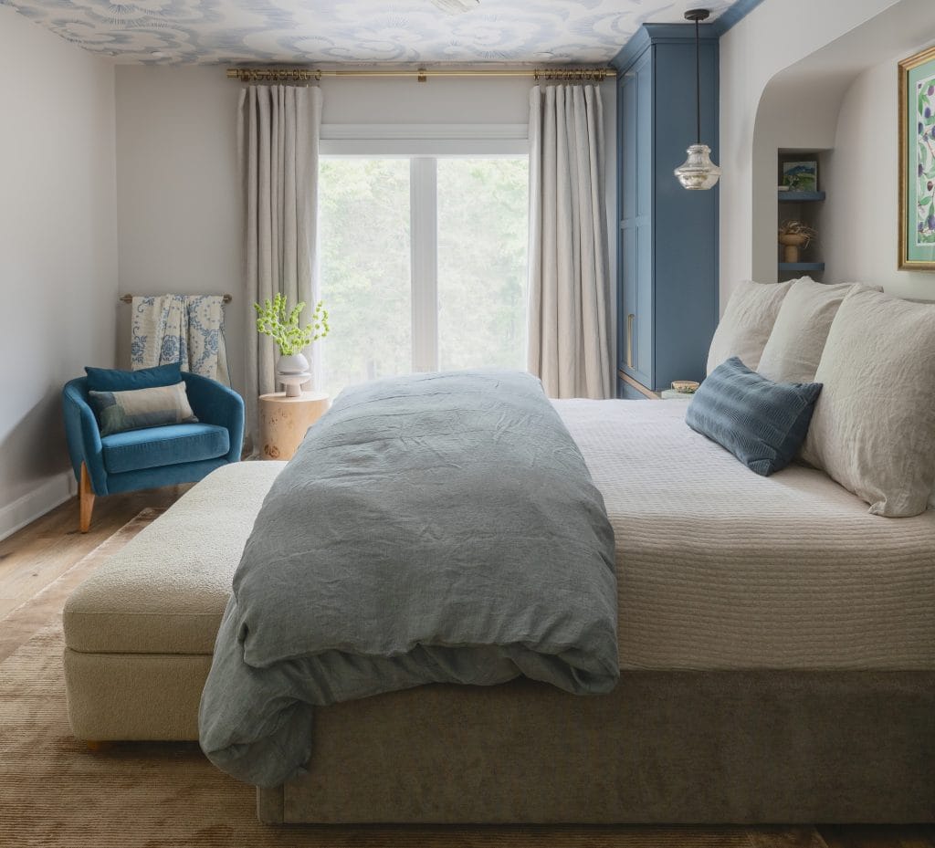 Neutral coastal bedroom design by Decorilla designer Katrina M.