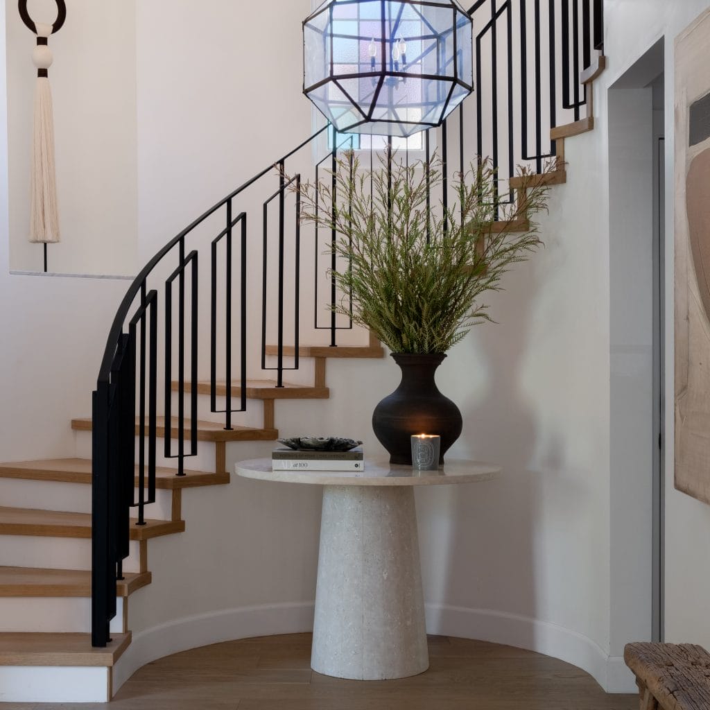 Ispanijos atgimimo prieškambario vinjetė, kurią sukūrė Decorilla dizainerė Carly M.