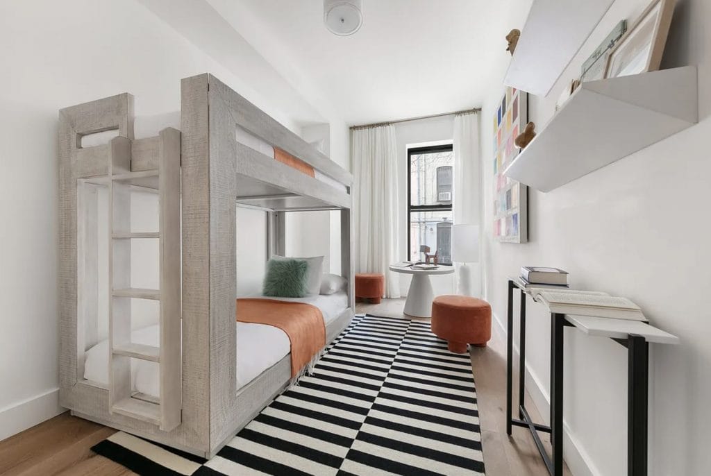 Contemporary kids bedroom decorating ideas for girls by DECORILLA designer