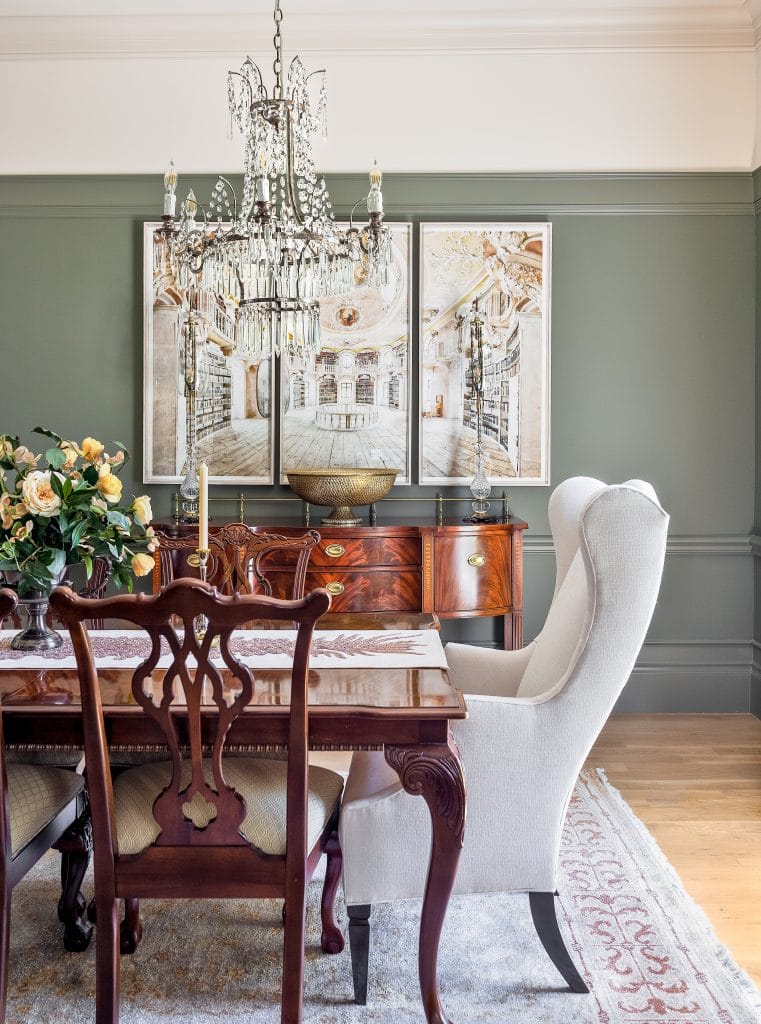 Traditional dining room color trends by DECORILLA designer, Lacy H. 