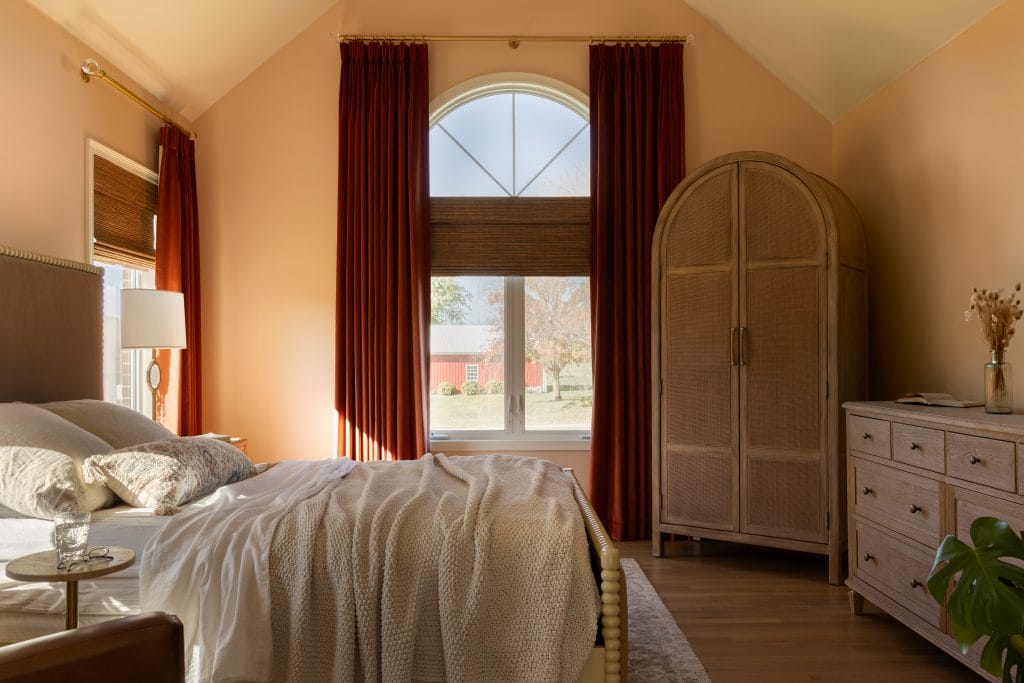 Natural bedroom by Decorilla designer, Katrina M.