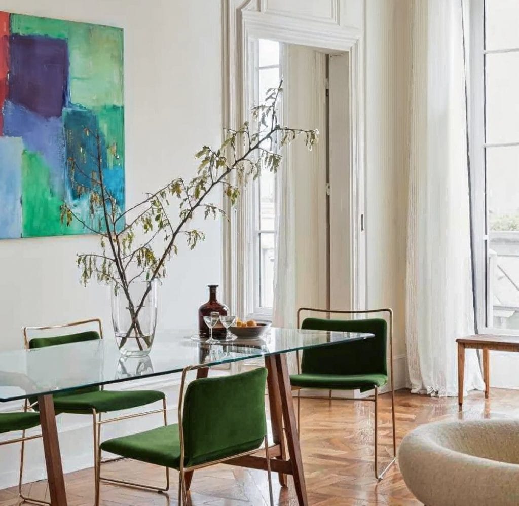 Neoclassical dining room by DECORILLA designer, Federica P. 