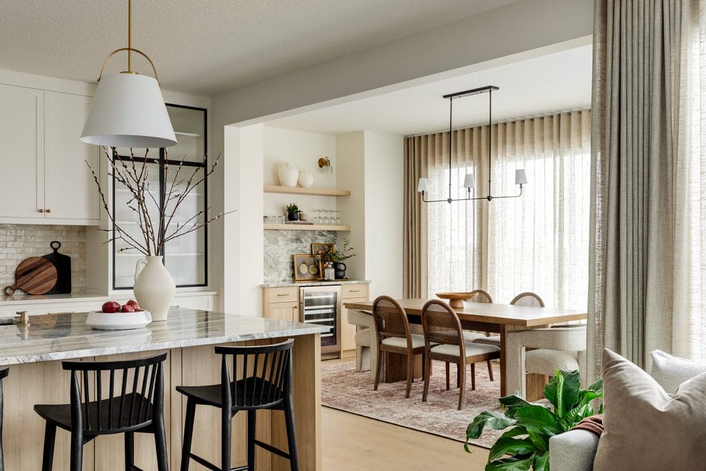Living room by Alykhan Velji, of of the best Calgary interior designers