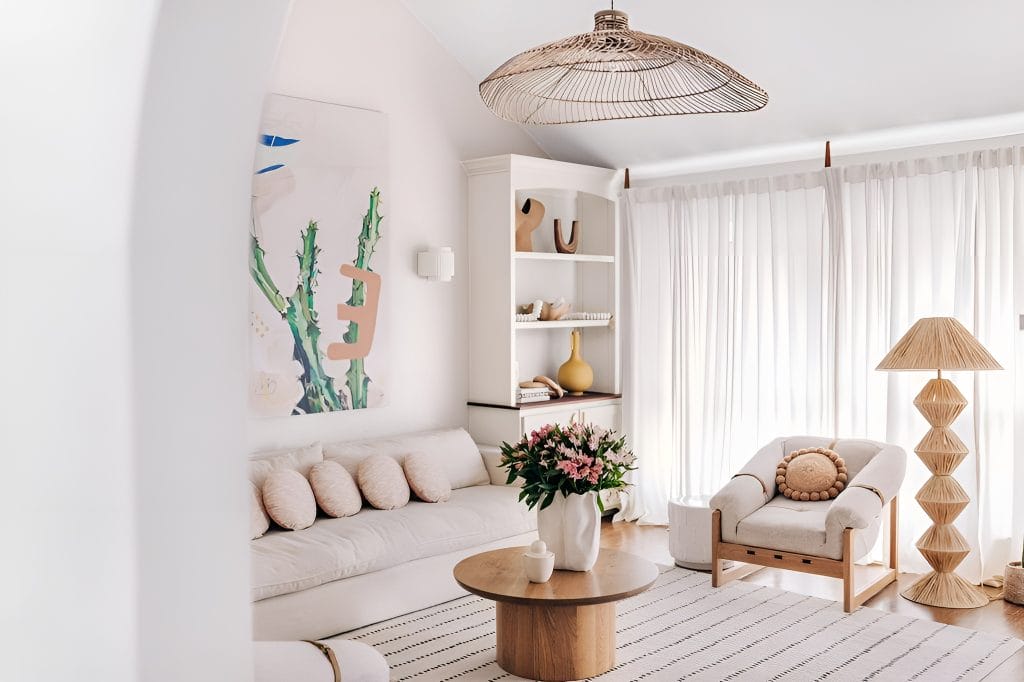 Sculptural floor lamp in a living room by Decorilla designer, Maja E.